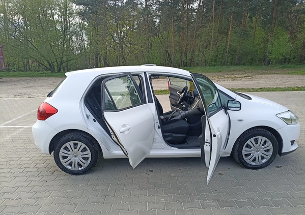 Toyota Auris cena 20000 przebieg: 115200, rok produkcji 2008 z Wolbórz małe 92